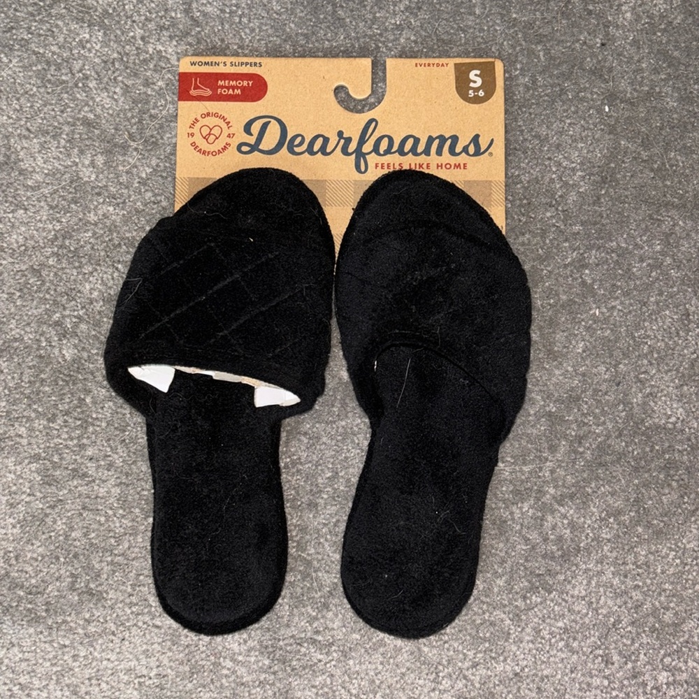 Dearfoams memory foam slippers